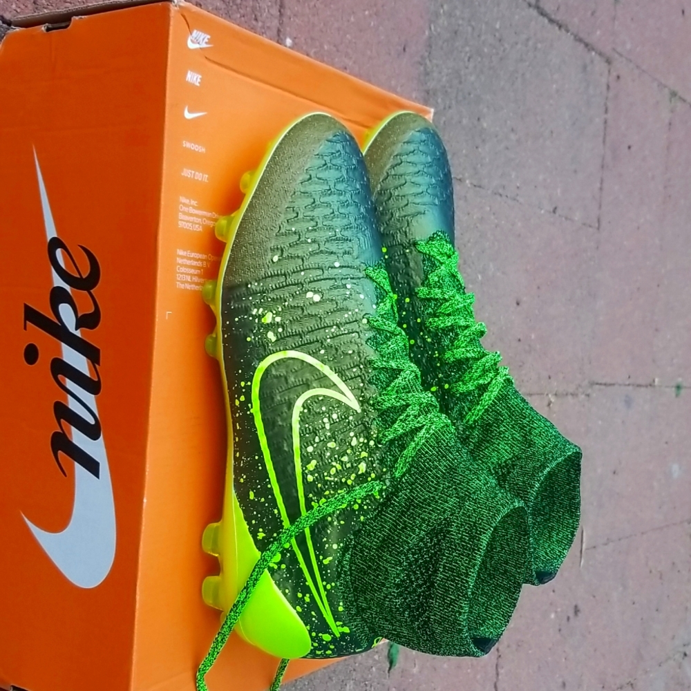 Nike magista obra